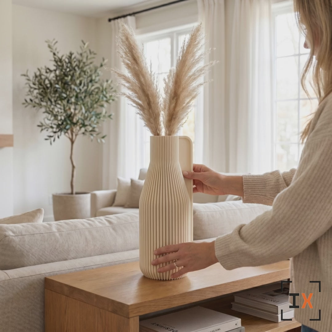 Minimal Flange Vase